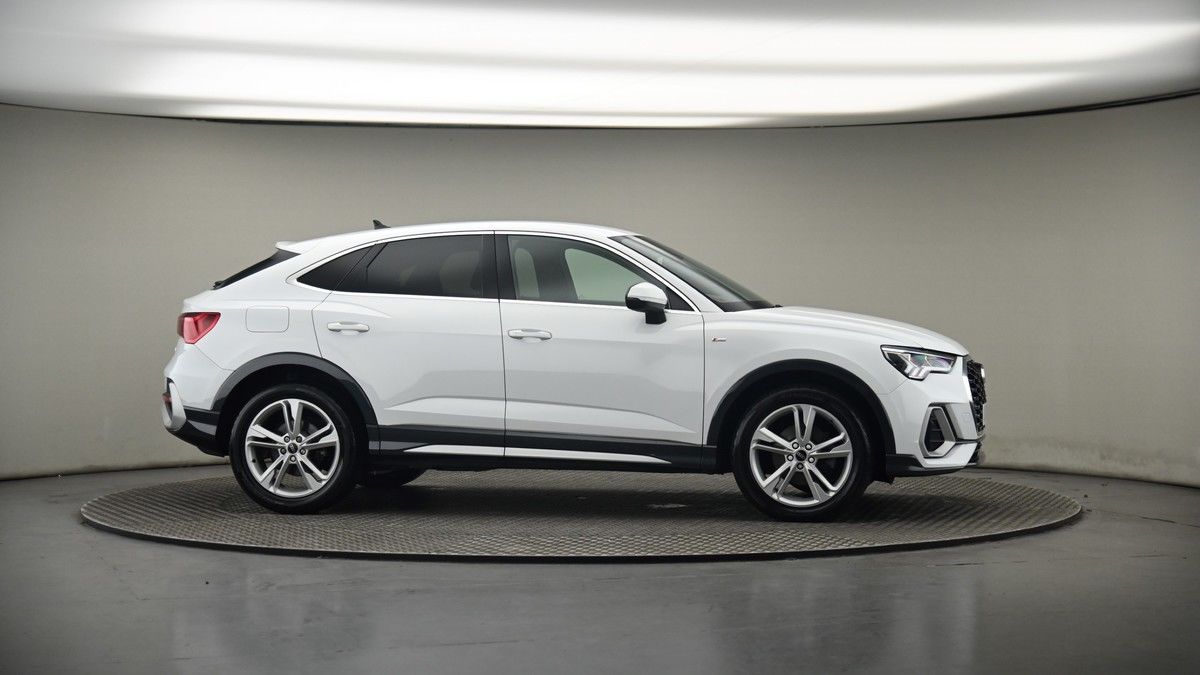 More views of Audi Q3