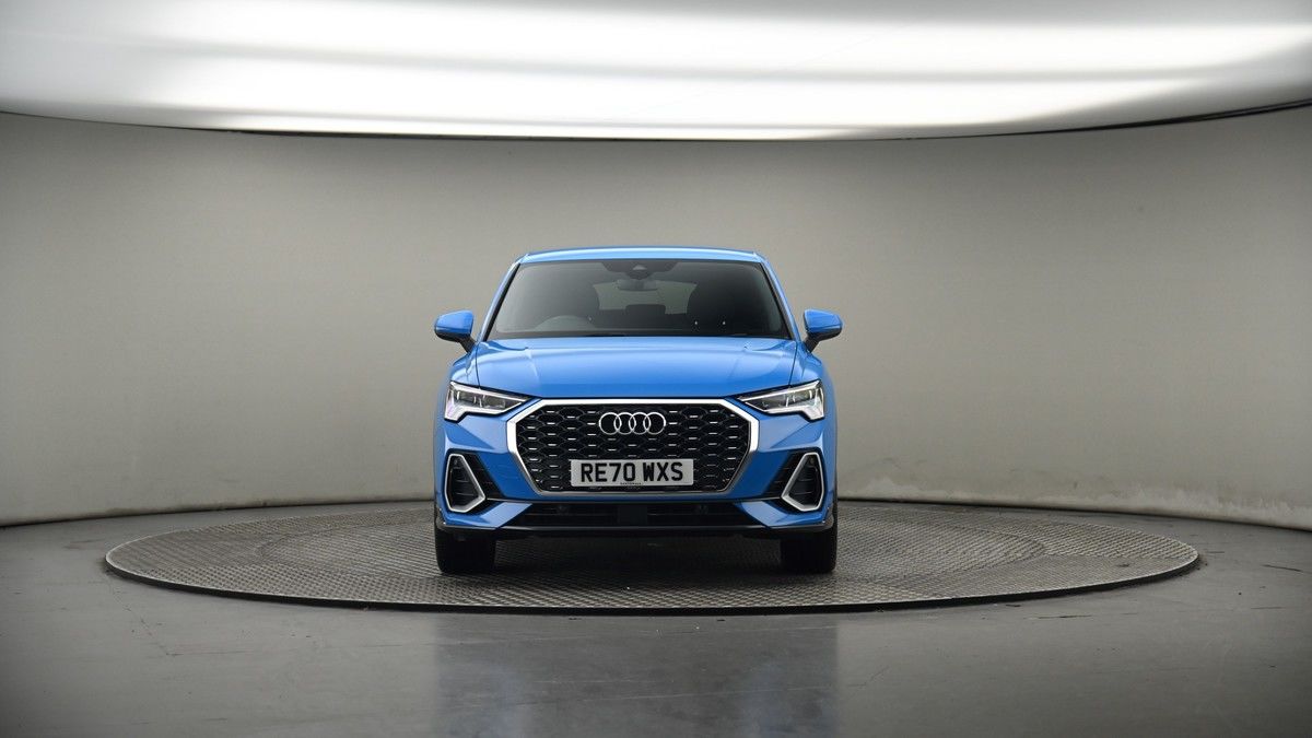 Audi Q3 Image 18