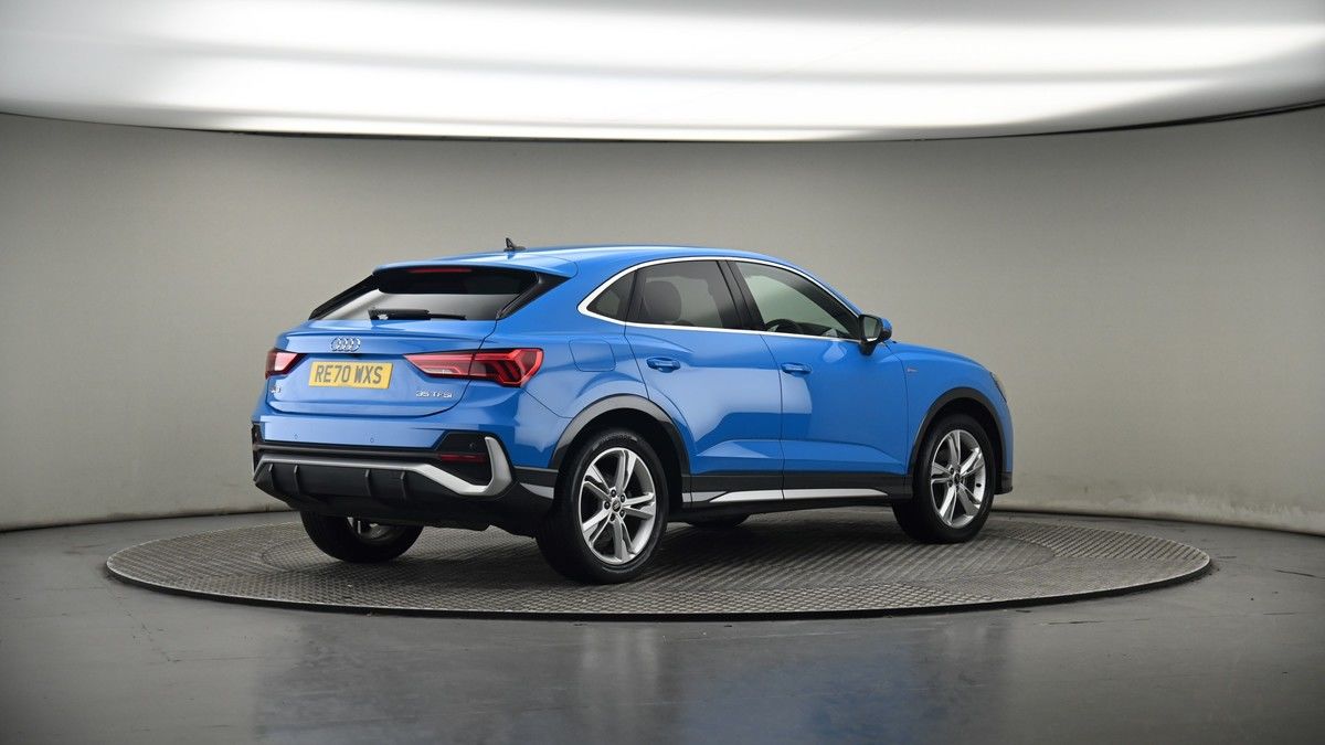 Audi Q3 Image 7