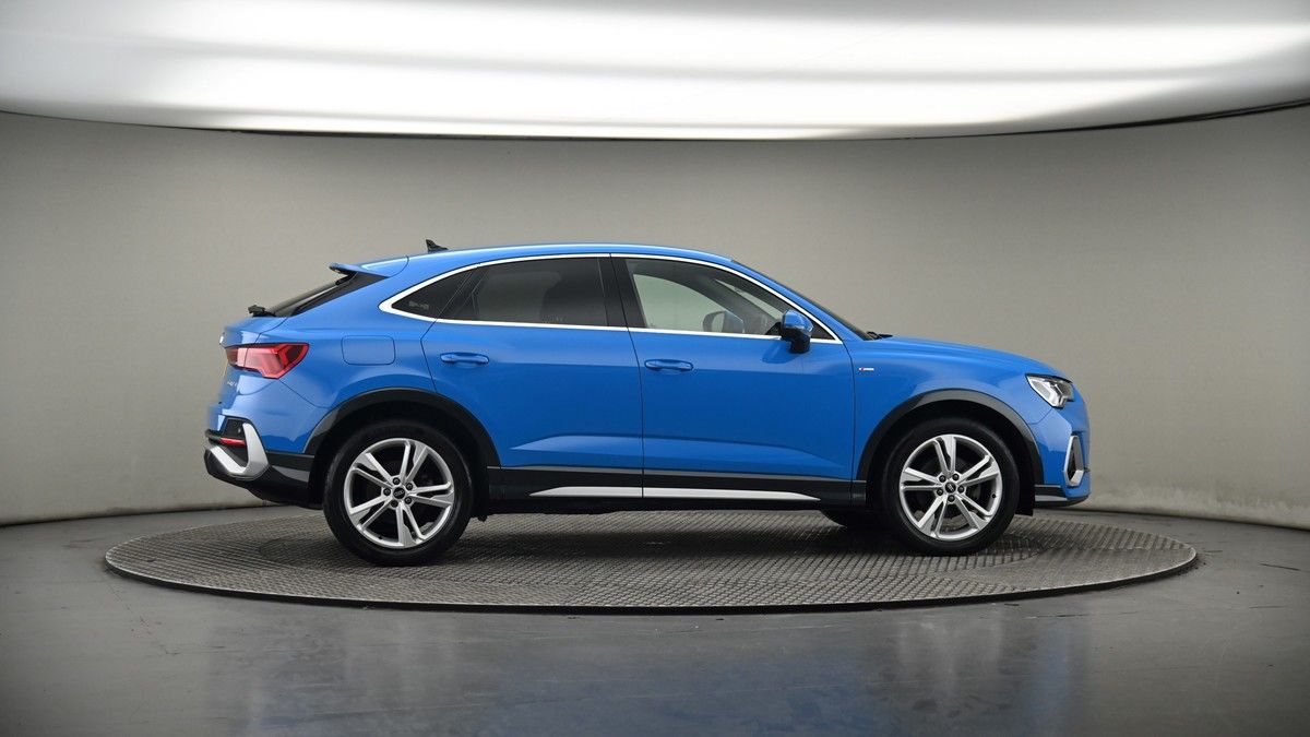 More views of Audi Q3