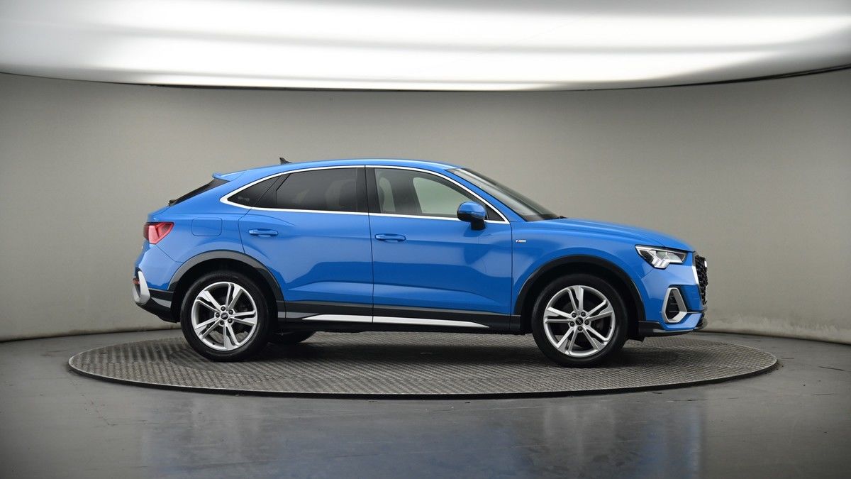 More views of Audi Q3