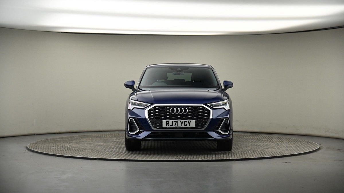 Audi Q3 Image 18