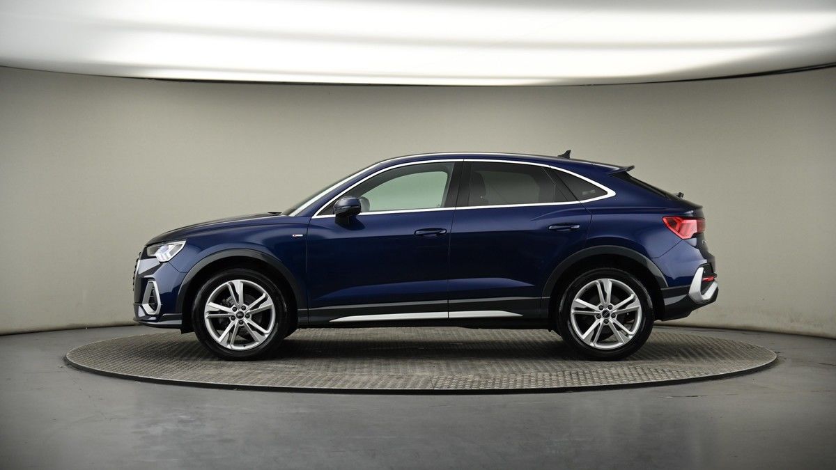 Audi Q3 Image 19