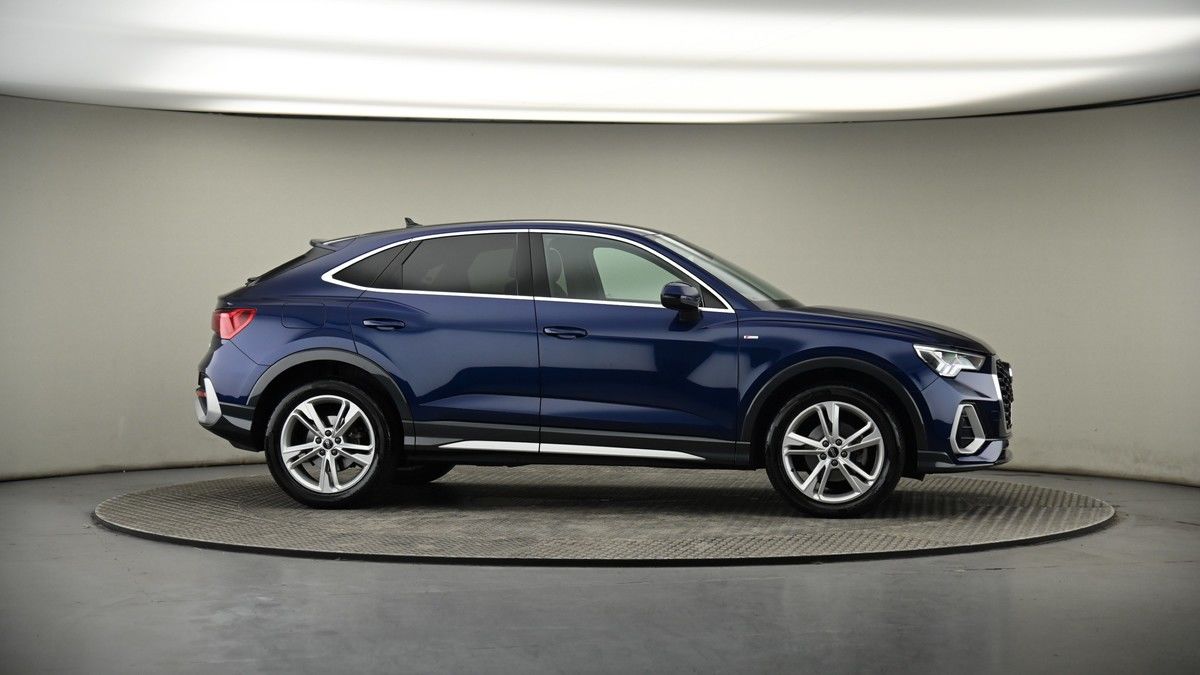 More views of Audi Q3