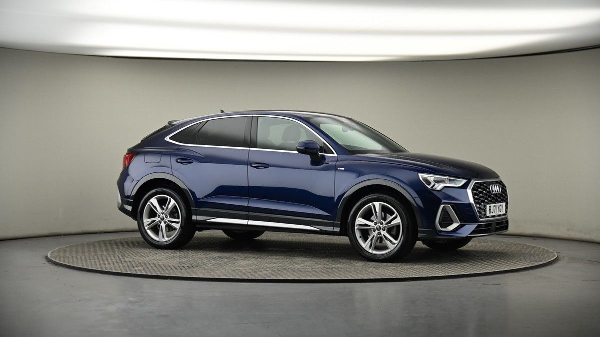 Audi Q3 Image 6