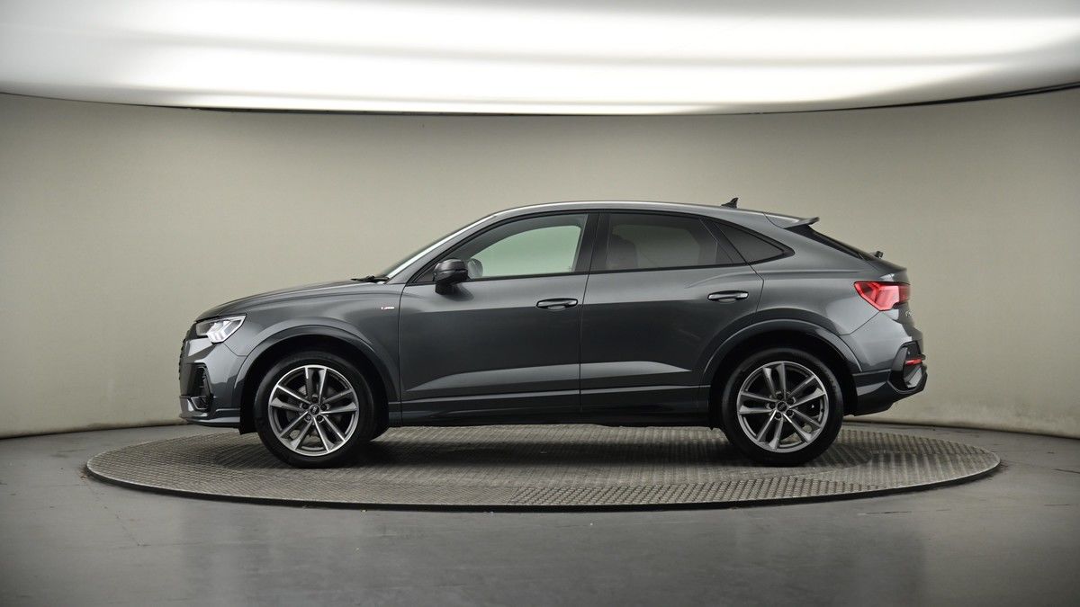 Audi Q3 Image 19