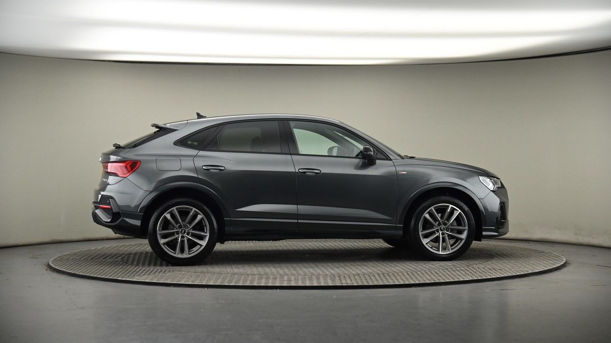 More views of Audi Q3