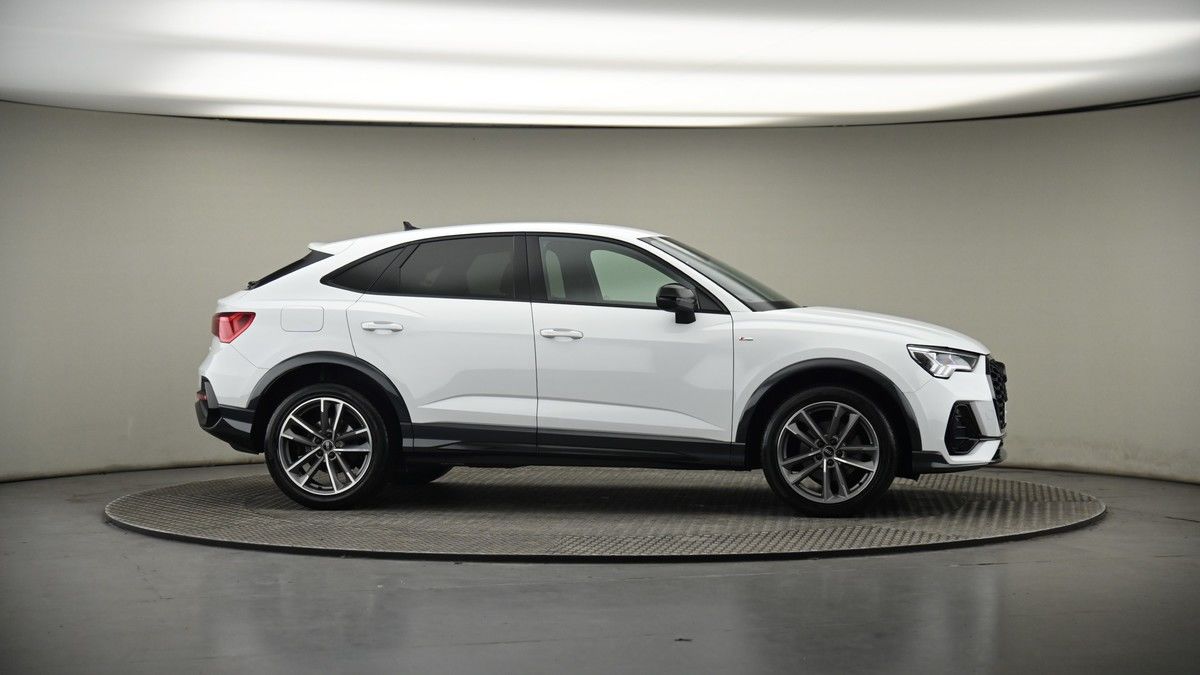 More views of Audi Q3