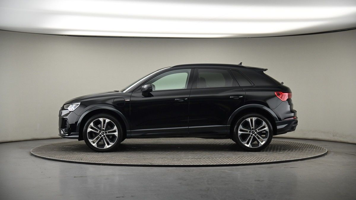 More views of Audi Q3