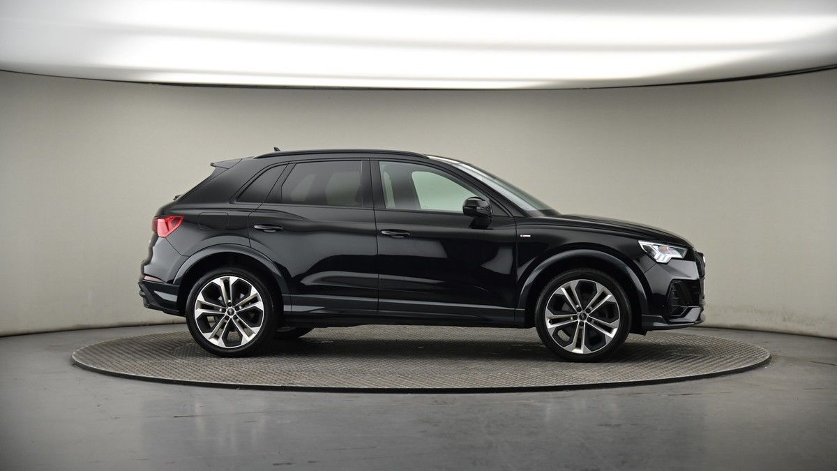 More views of Audi Q3