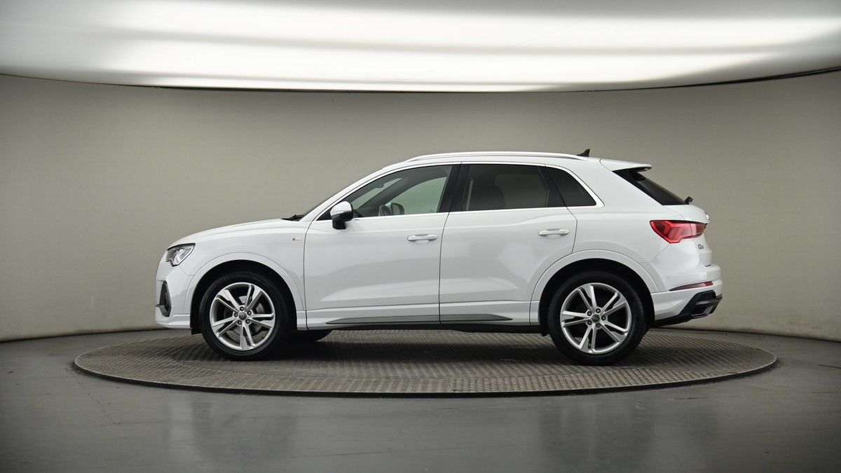 More views of Audi Q3