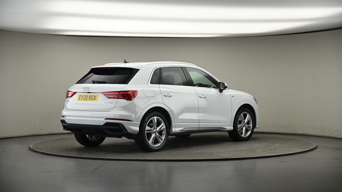 Audi Q3 Image 7