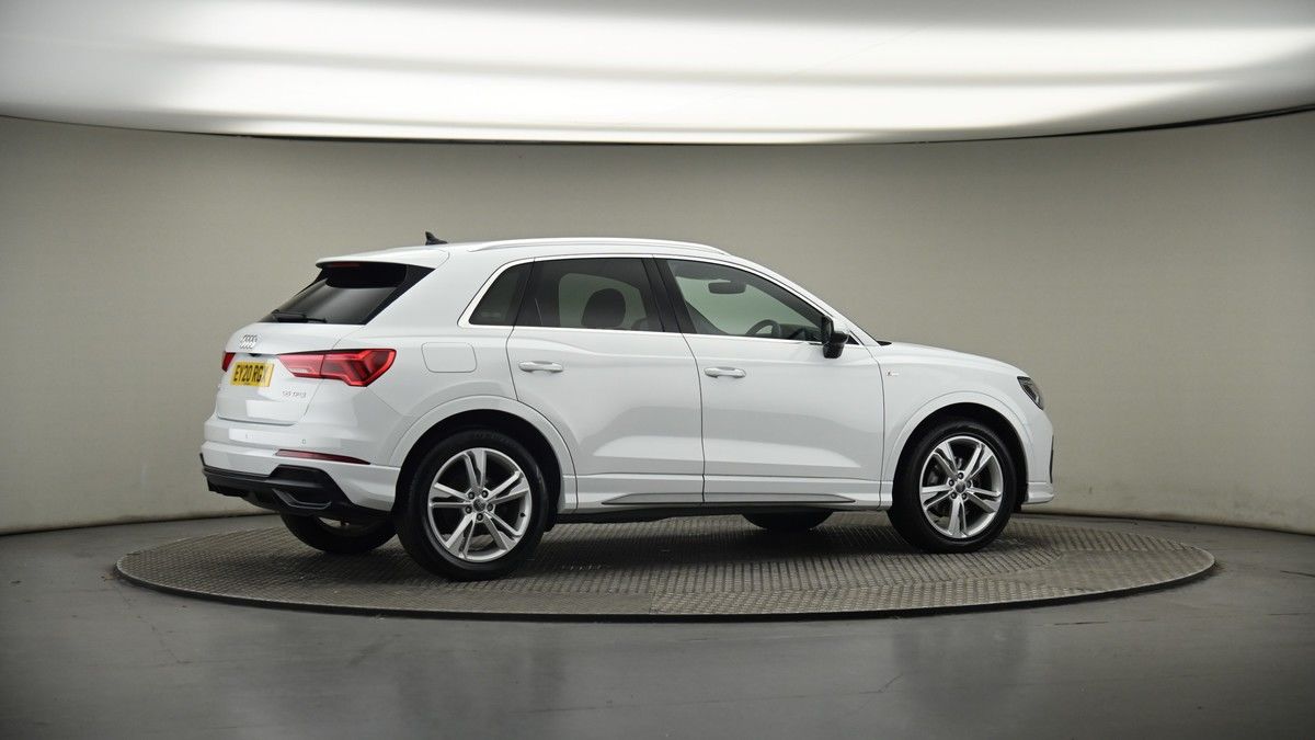 More views of Audi Q3