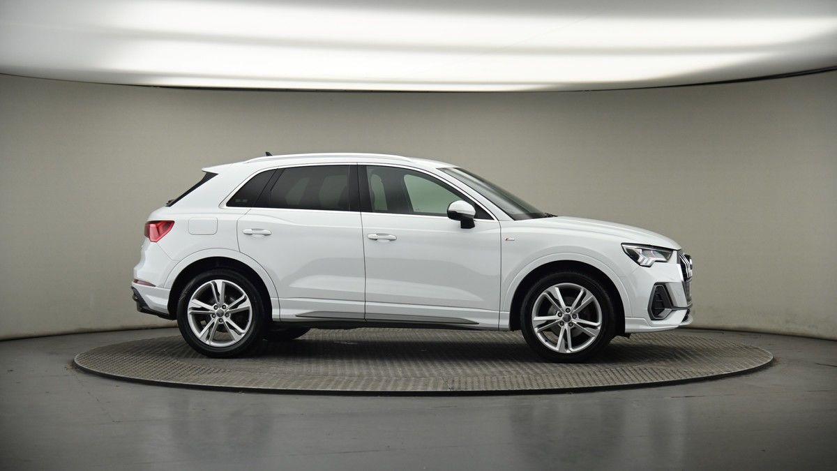 More views of Audi Q3