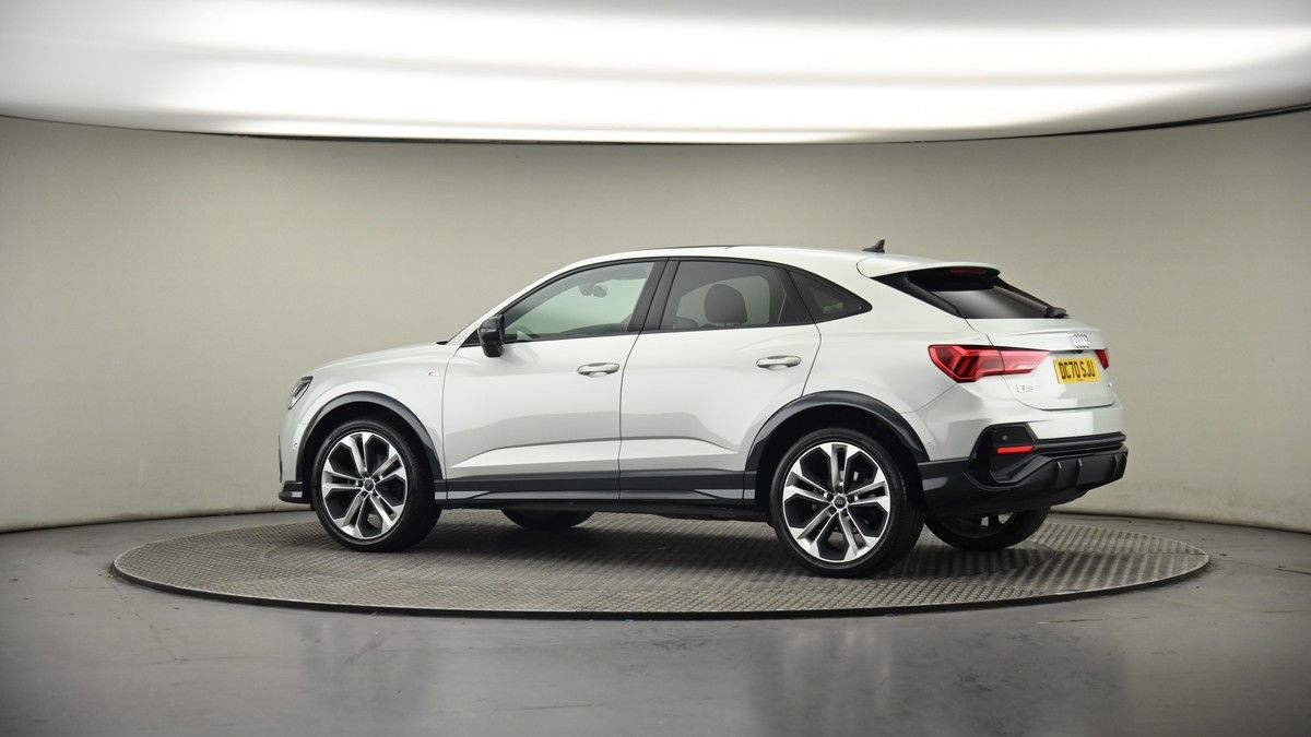 More views of Audi Q3