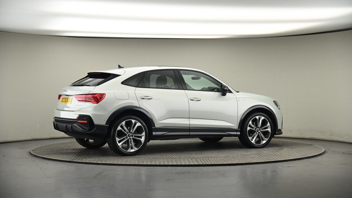 More views of Audi Q3