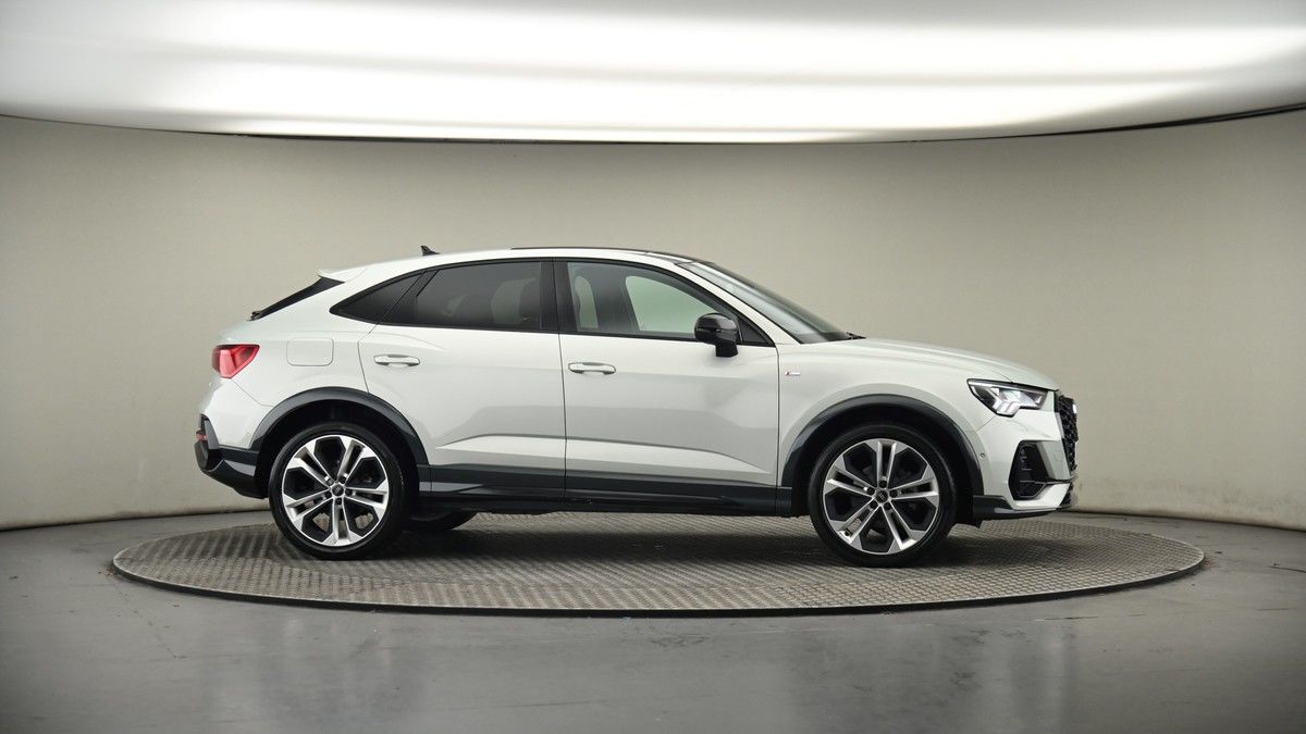 More views of Audi Q3