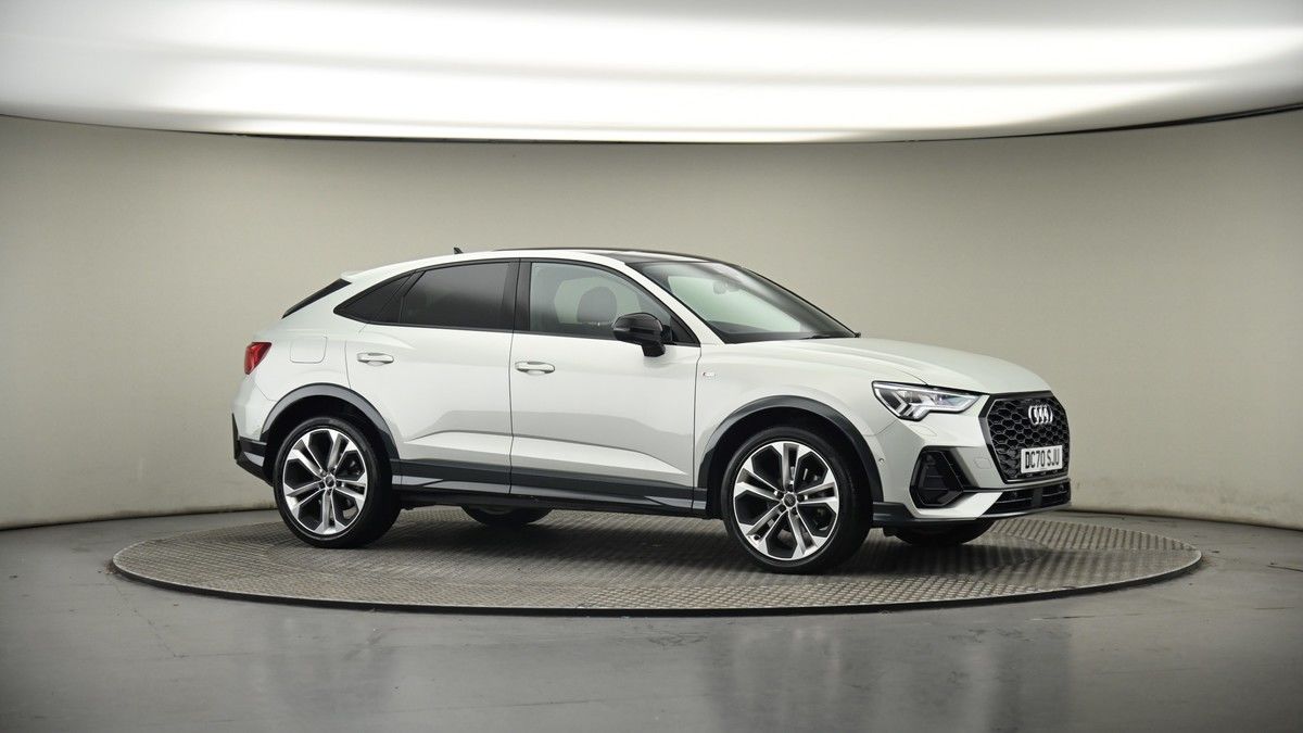 Audi Q3 Image 6