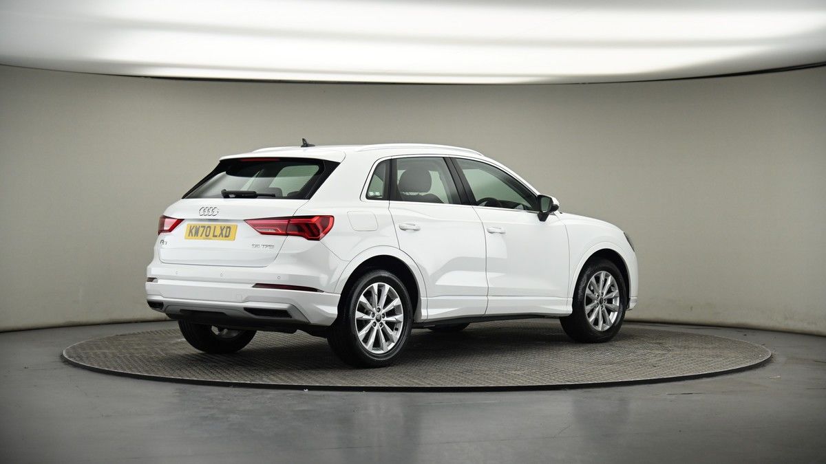 Audi Q3 Image 7