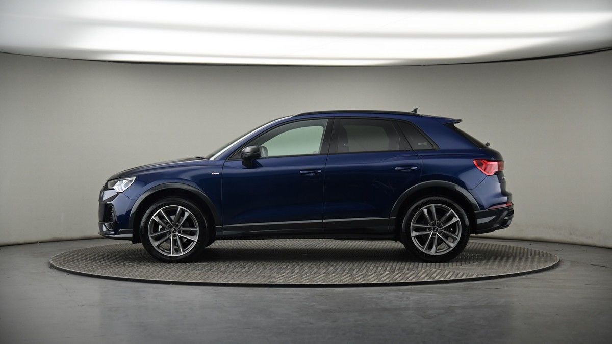 Audi Q3 Image 19