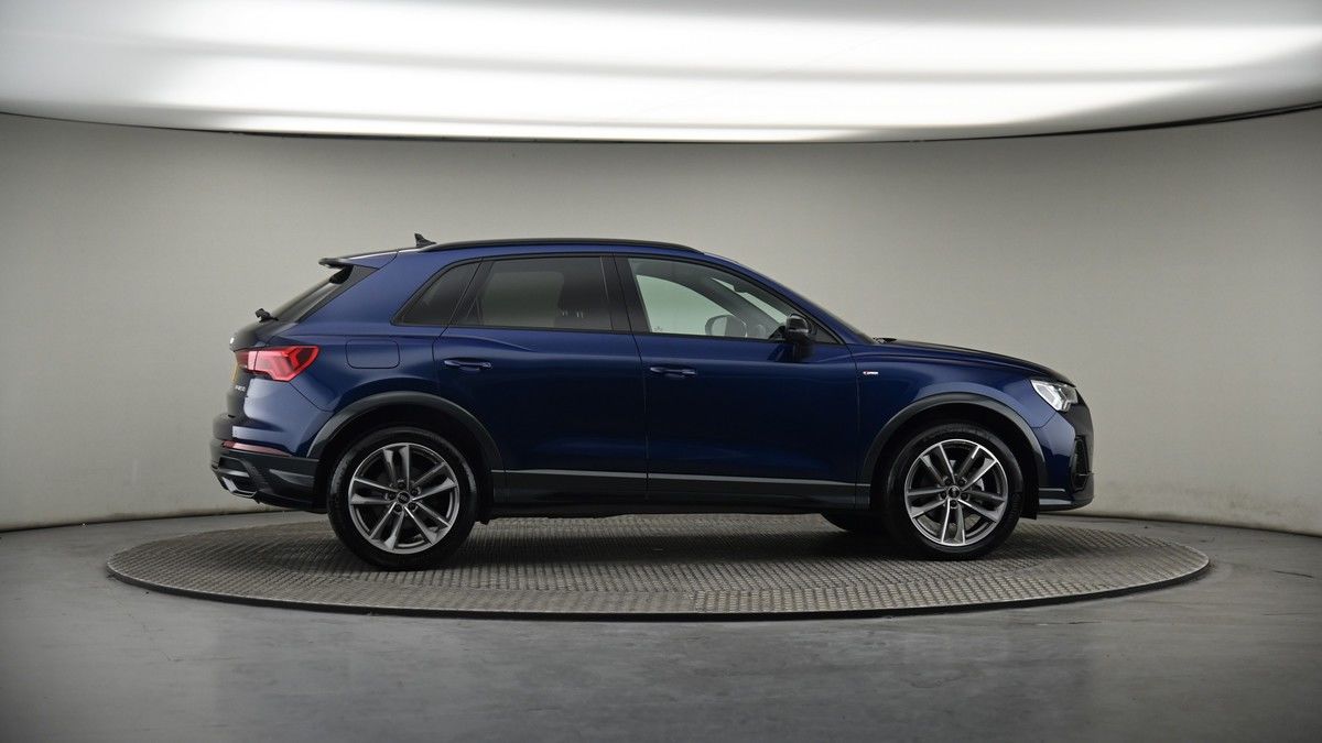 More views of Audi Q3