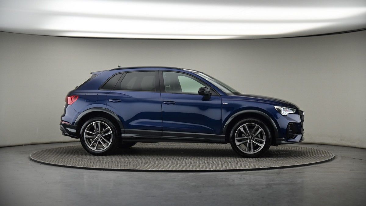 More views of Audi Q3