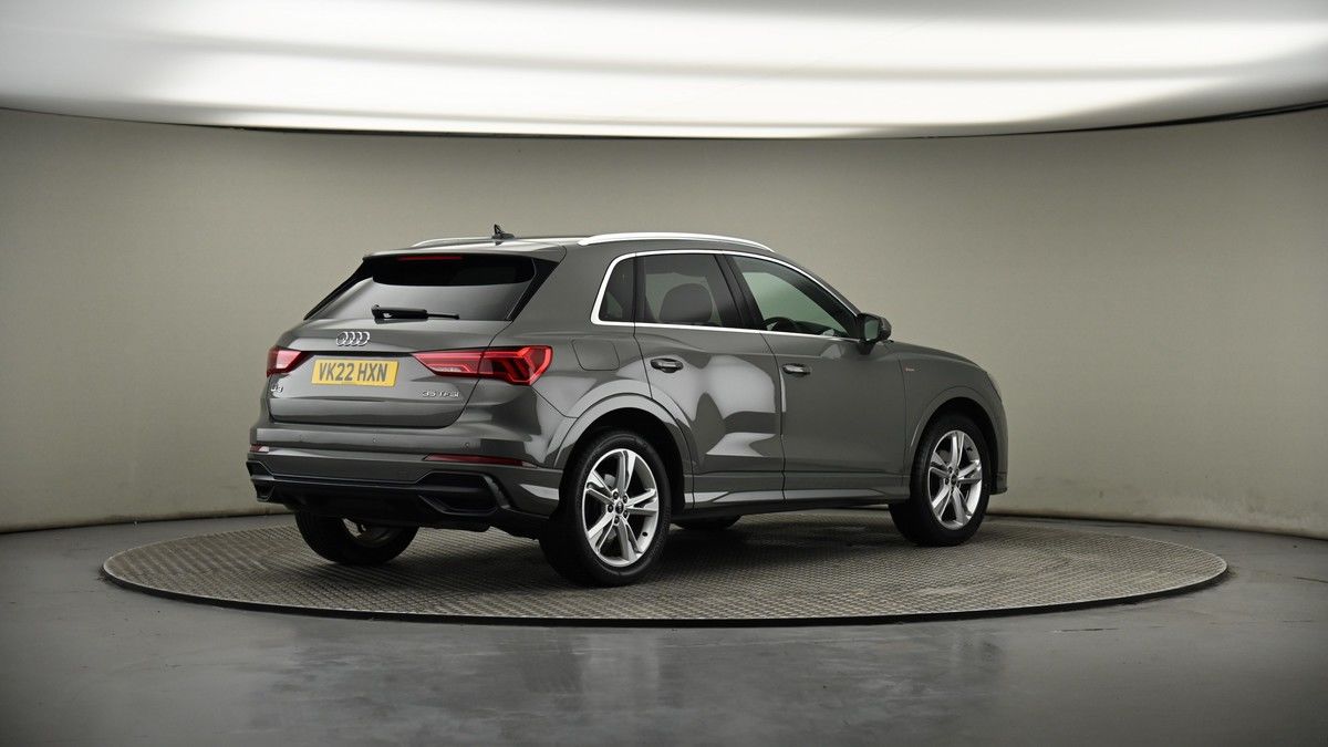 Audi Q3 Image 6