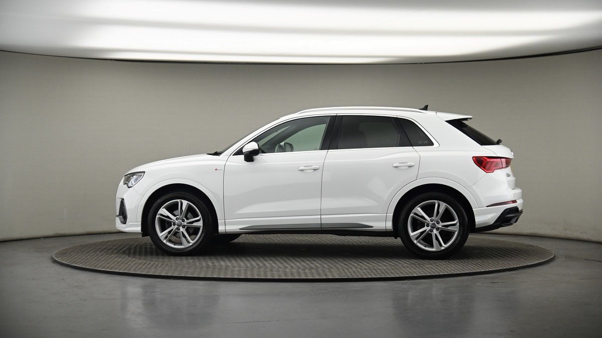 More views of Audi Q3