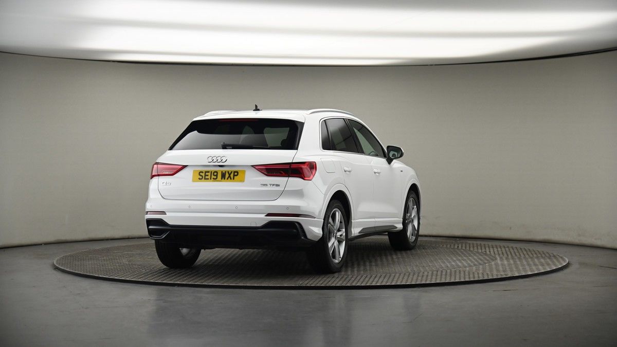 More views of Audi Q3