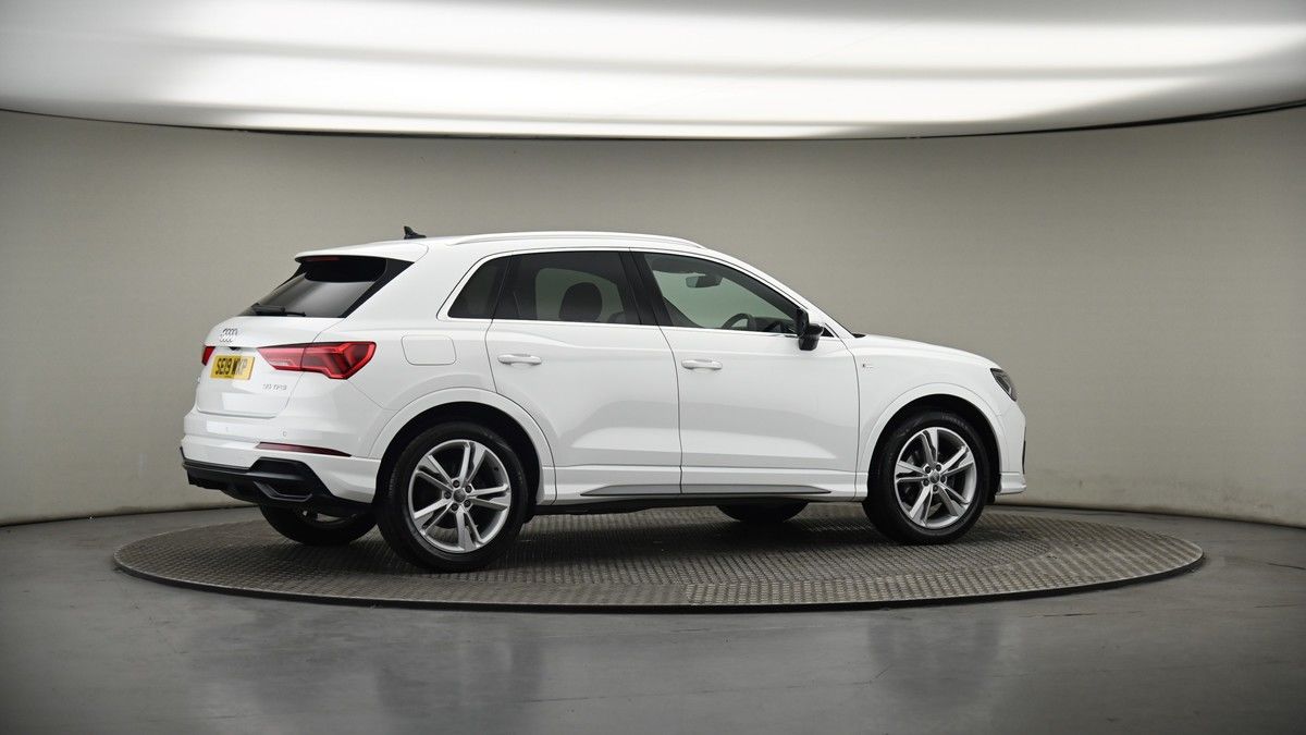 More views of Audi Q3