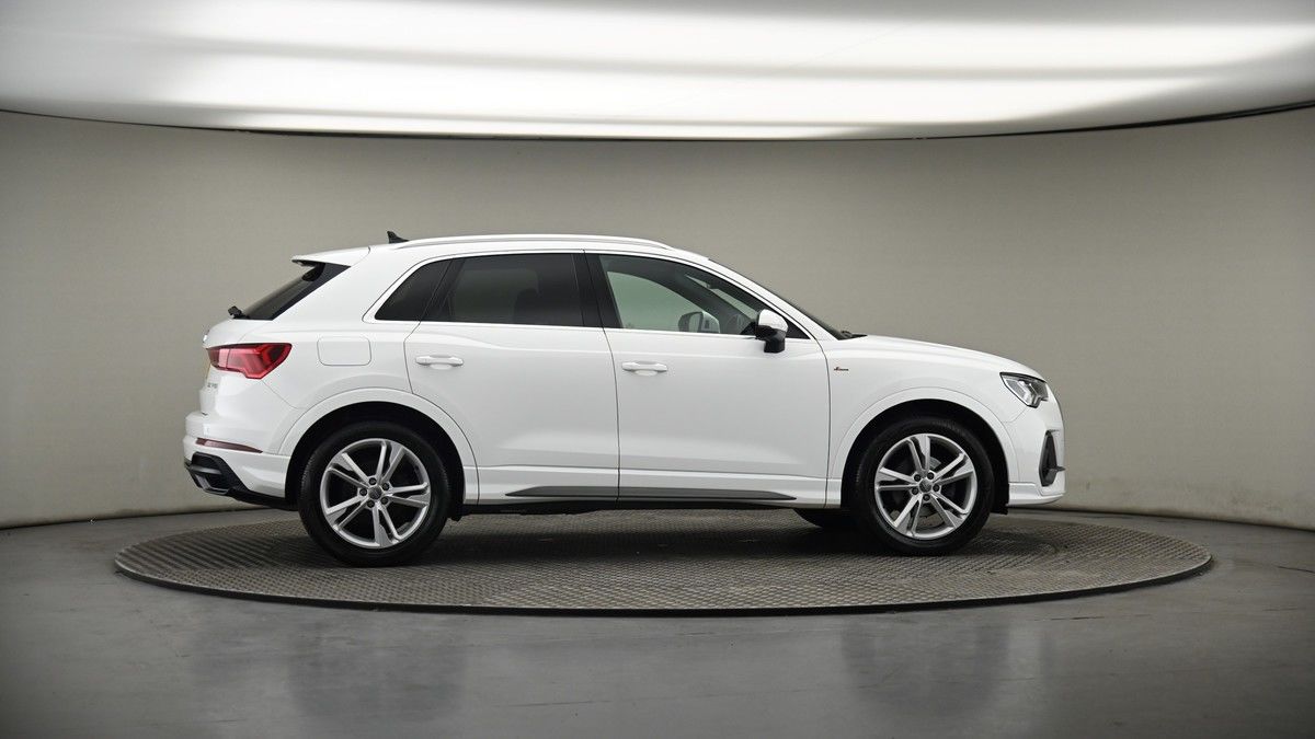 More views of Audi Q3