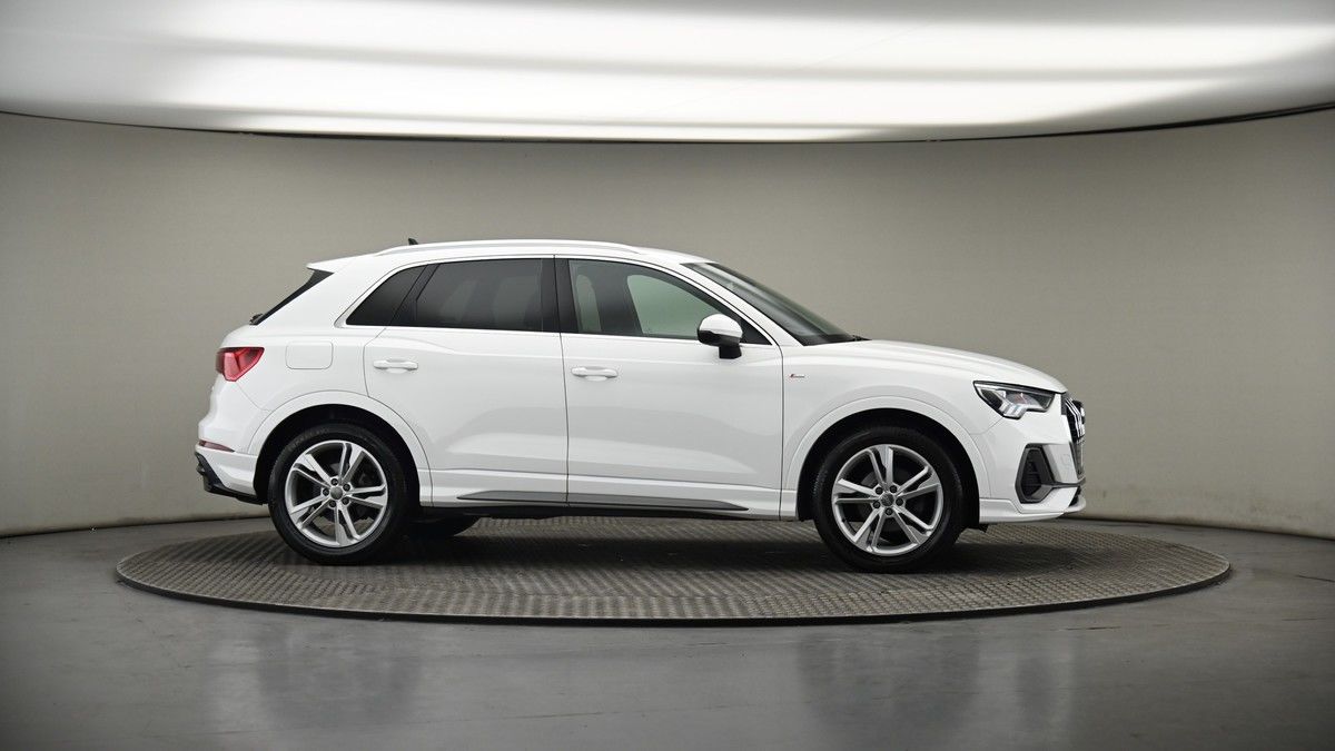 More views of Audi Q3