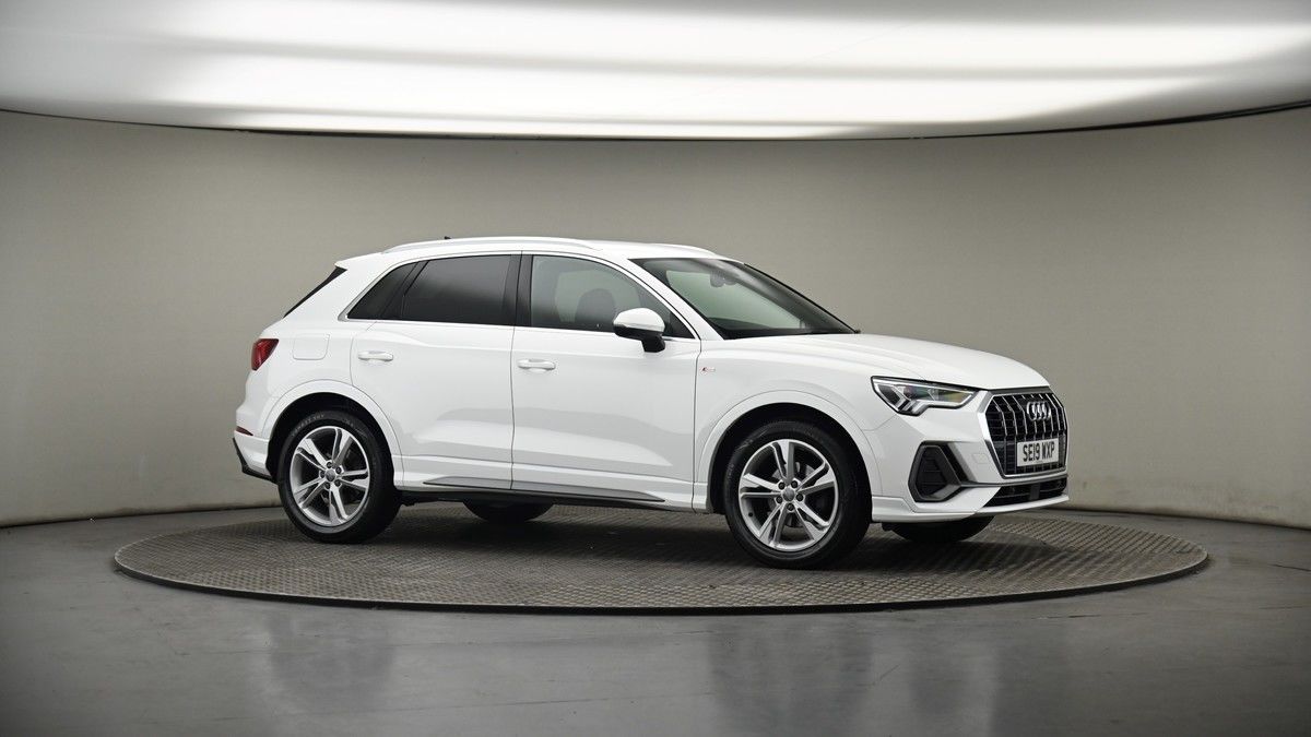 Audi Q3 Image 6