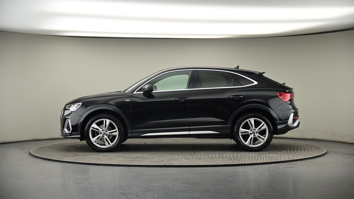 Audi Q3 Image 19