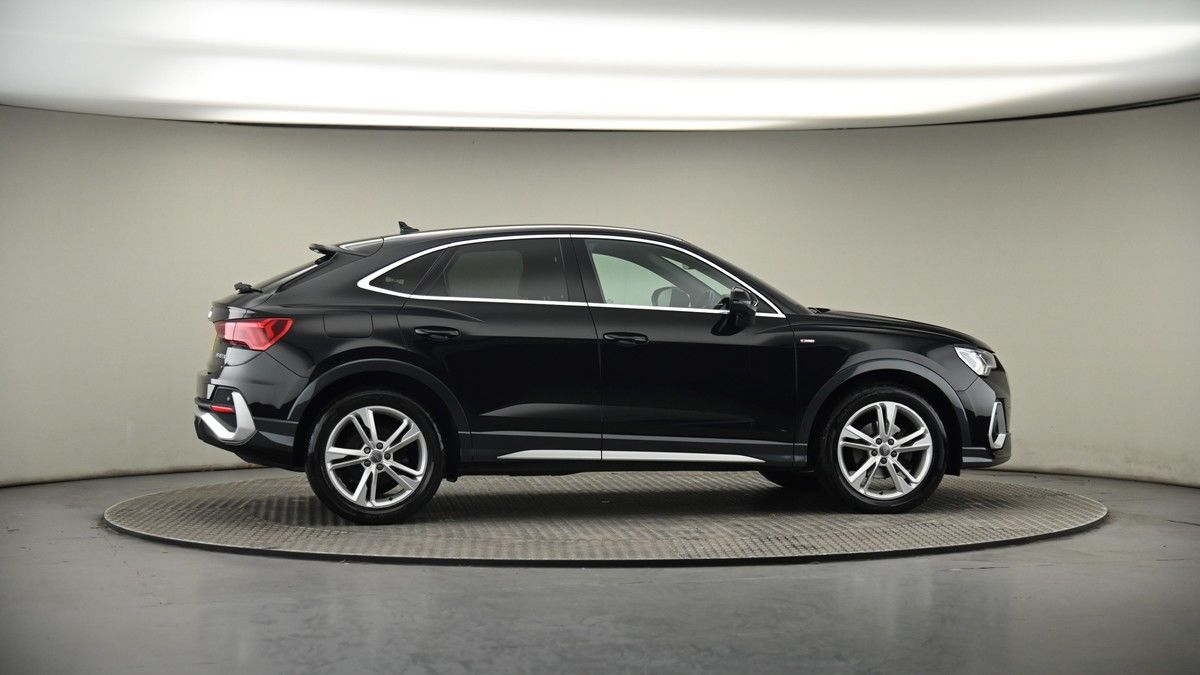 More views of Audi Q3