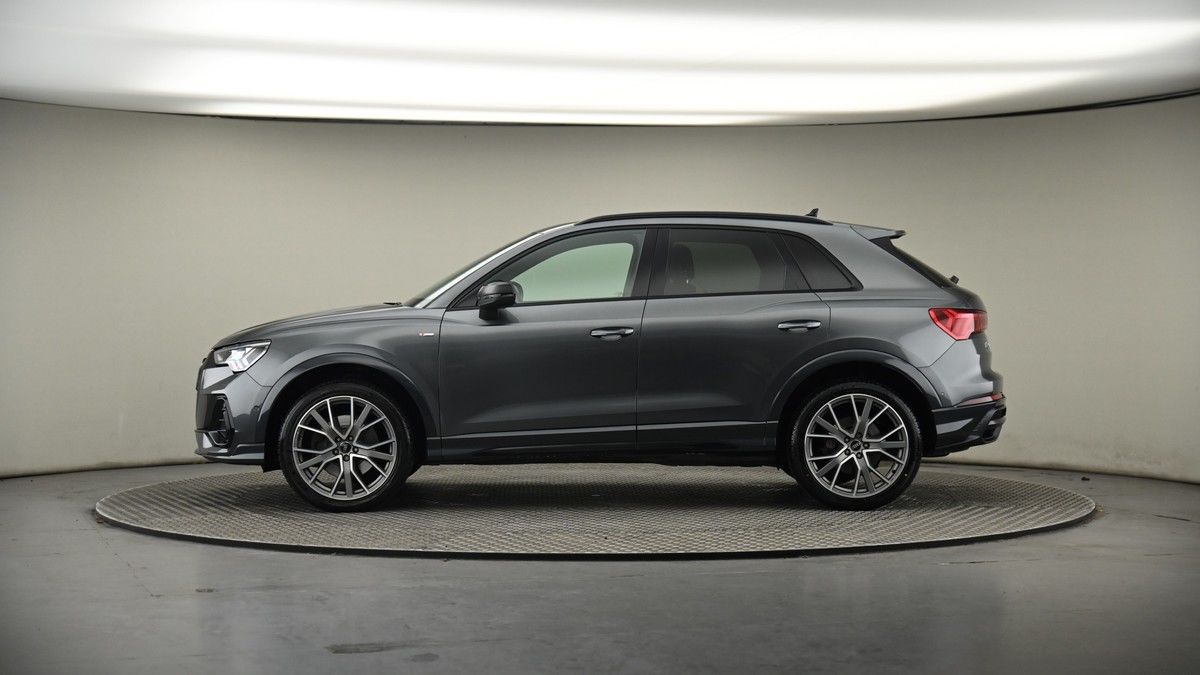 Audi Q3 Image 37