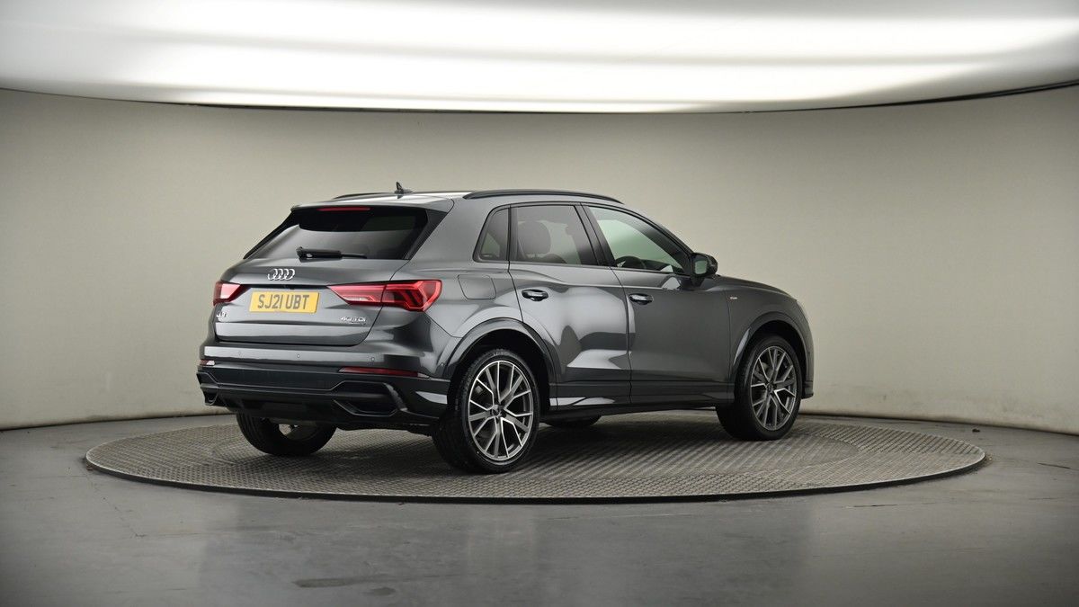 Audi Q3 Image 14