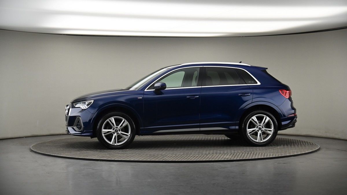 More views of Audi Q3