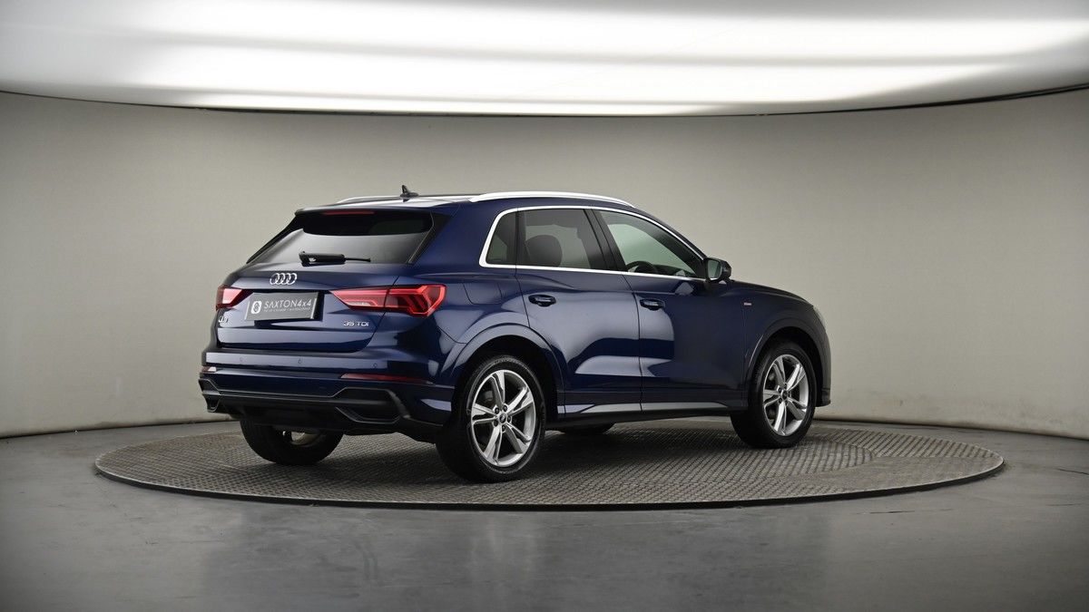 Audi Q3 Image 7