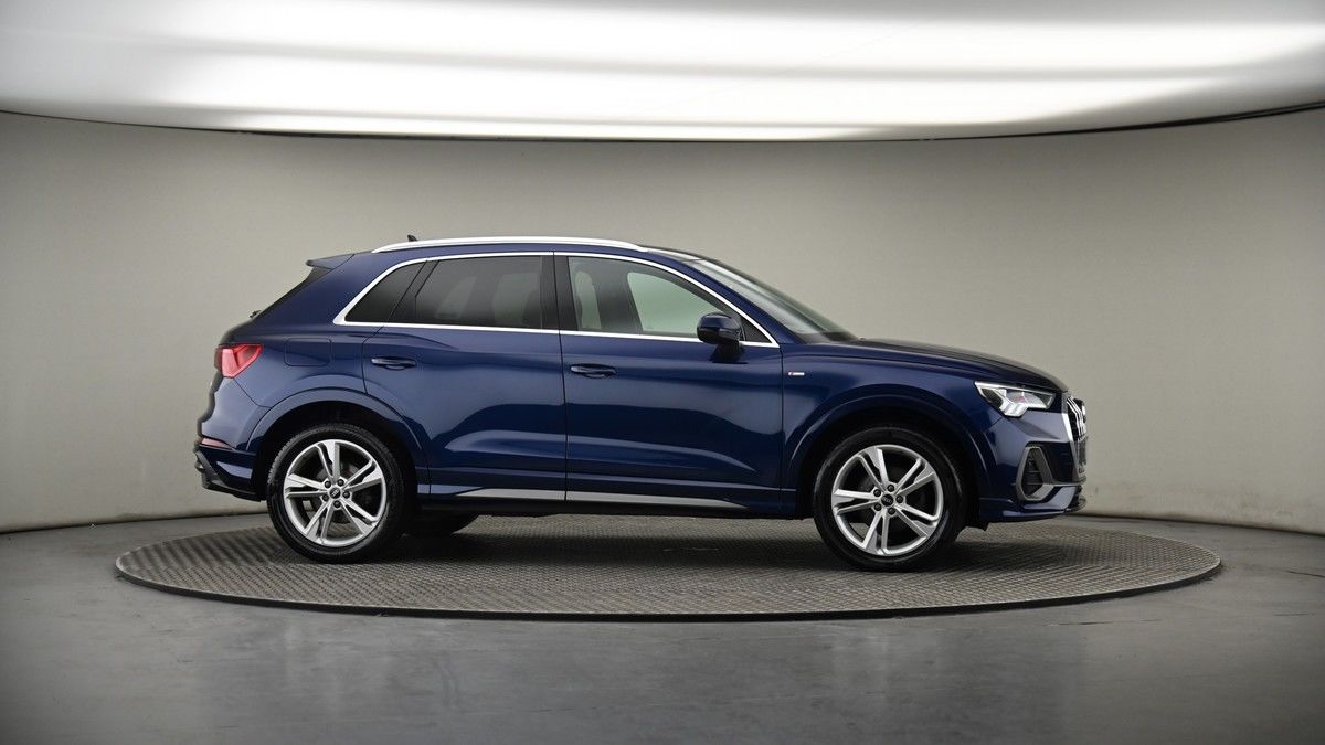 More views of Audi Q3