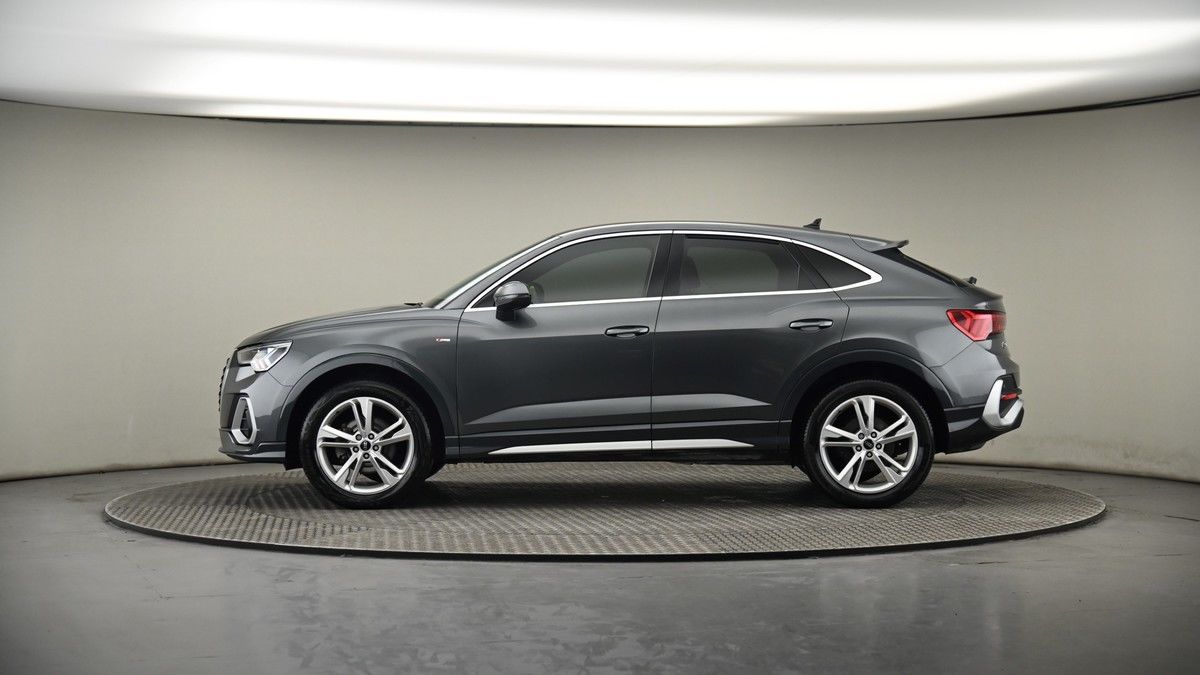 Audi Q3 Image 19