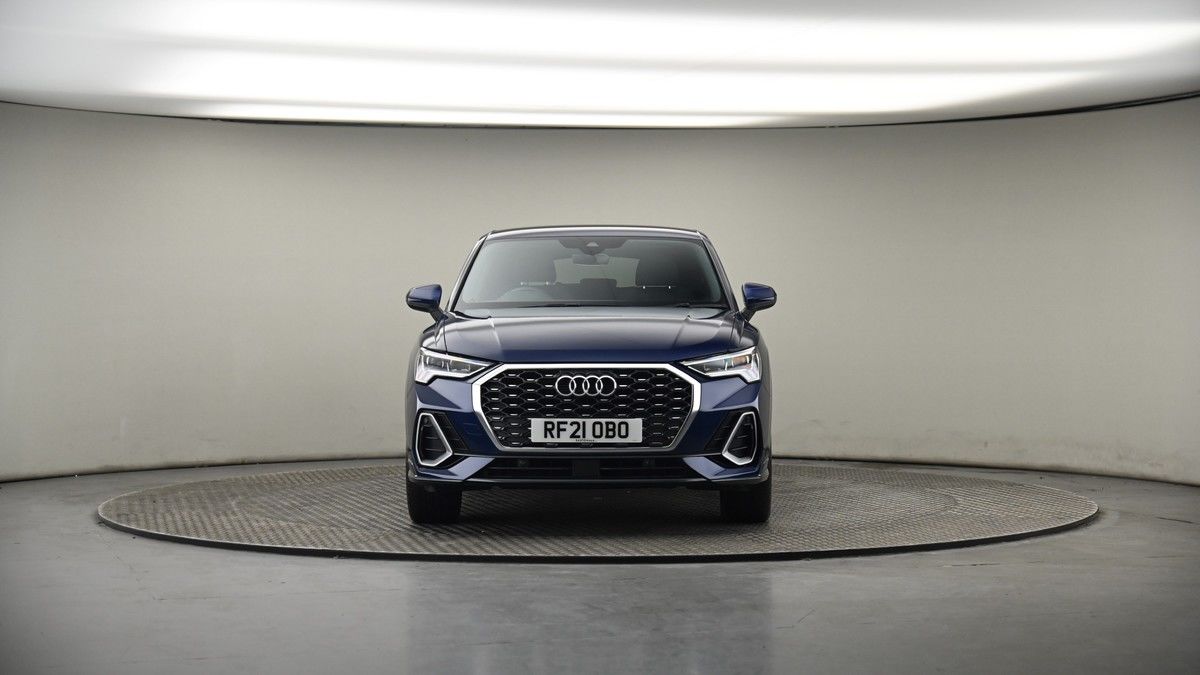 Audi Q3 Image 18