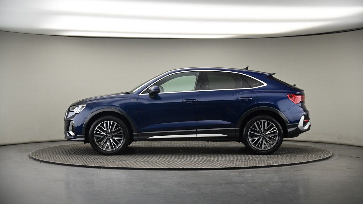 Audi Q3 Image 19