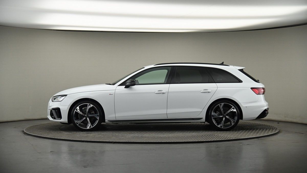 Audi A4 Avant Image 19