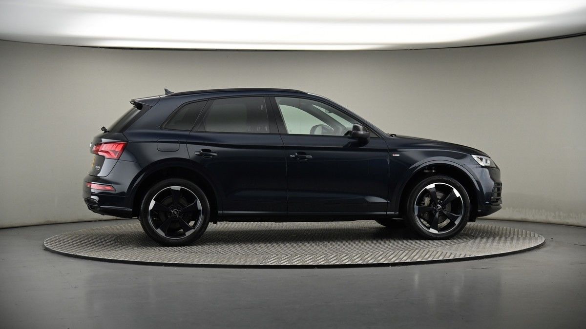 More views of Audi Q5