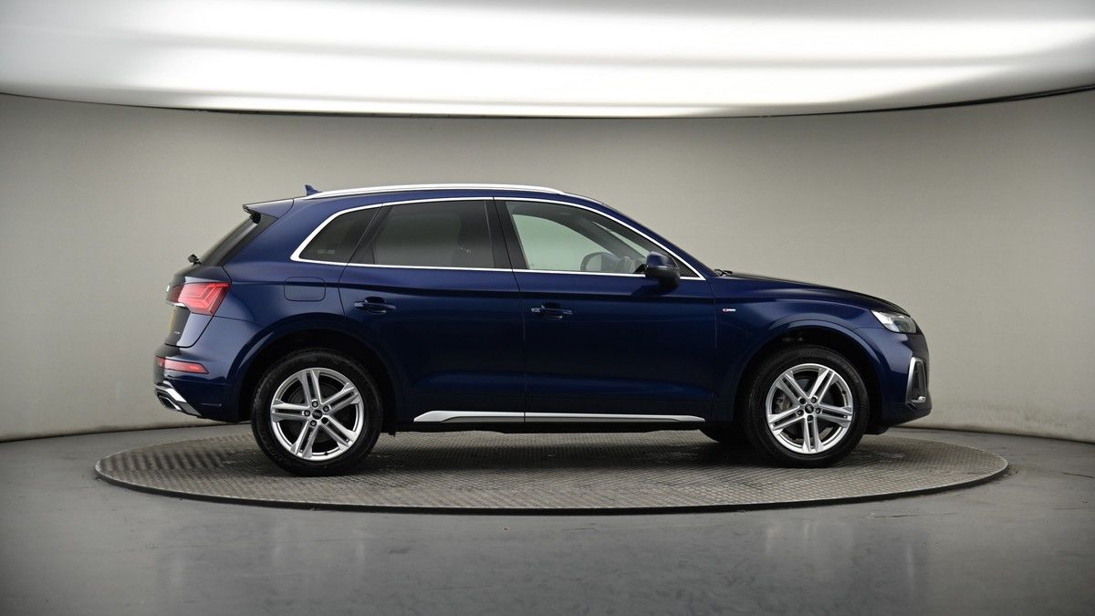 More views of Audi Q5