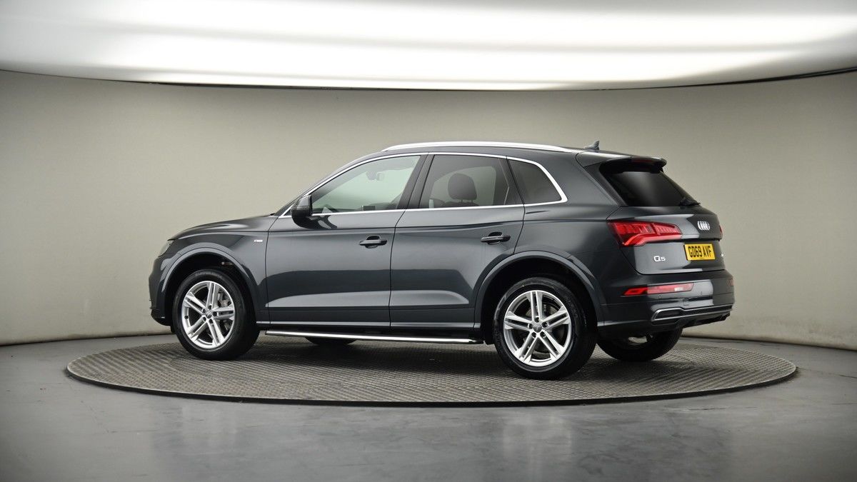 More views of Audi Q5