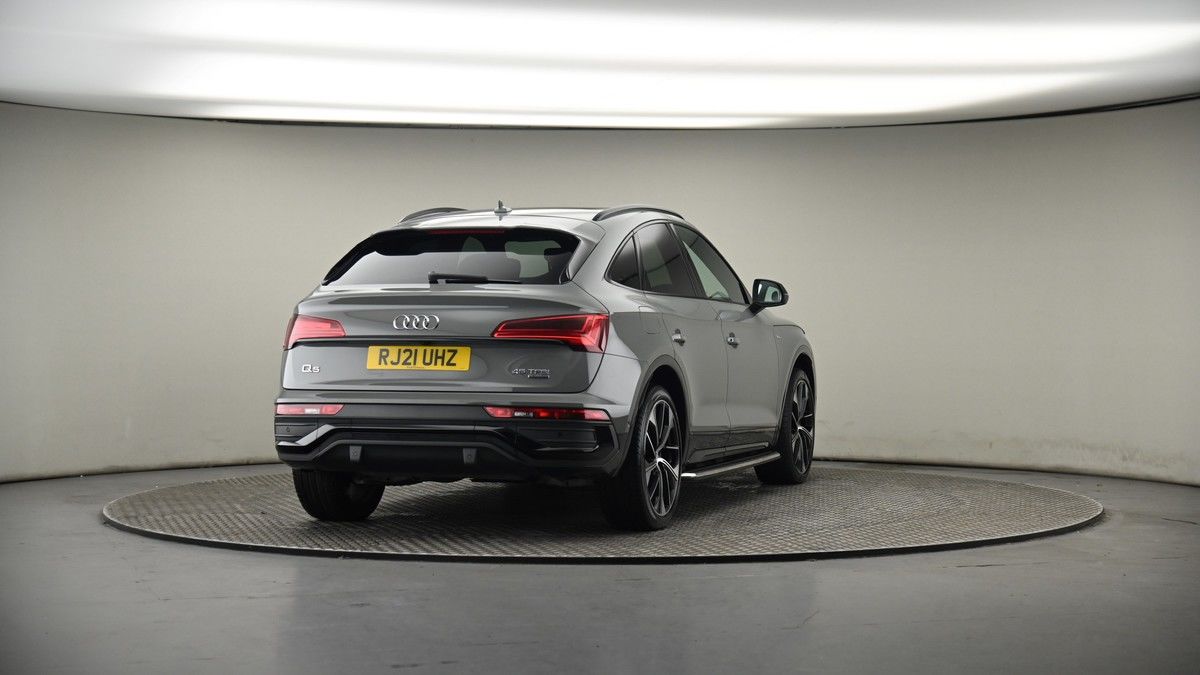 More views of Audi Q5