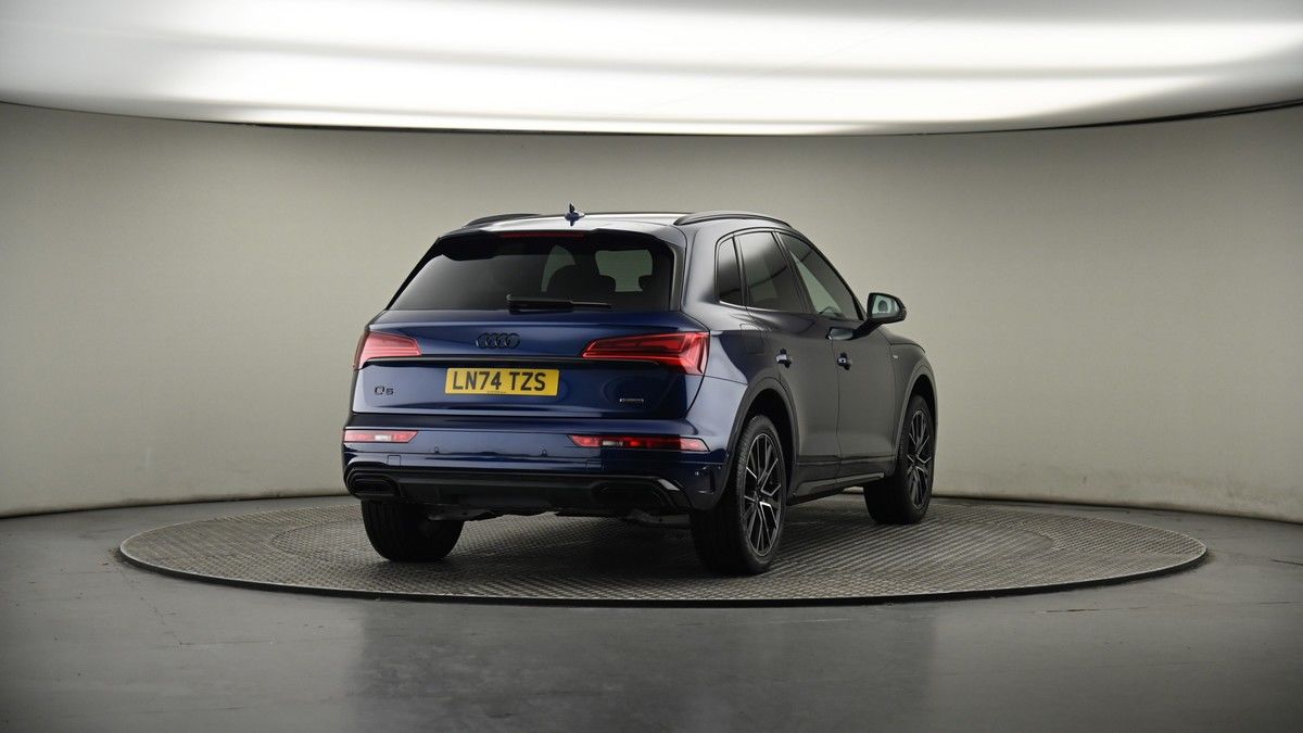 More views of Audi Q5