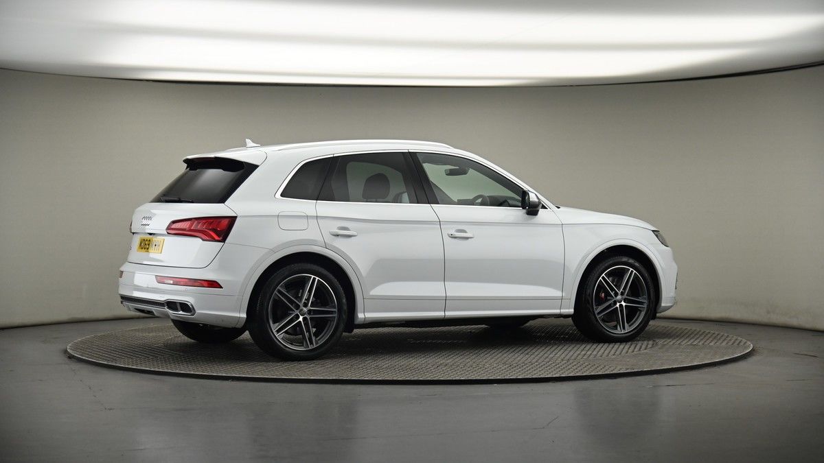 More views of Audi SQ5